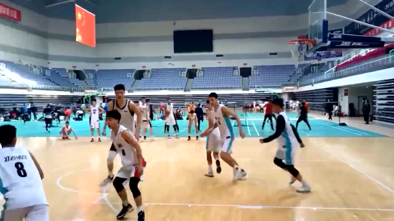 画质越糊 实力越强你能找到杨瀚森嘛