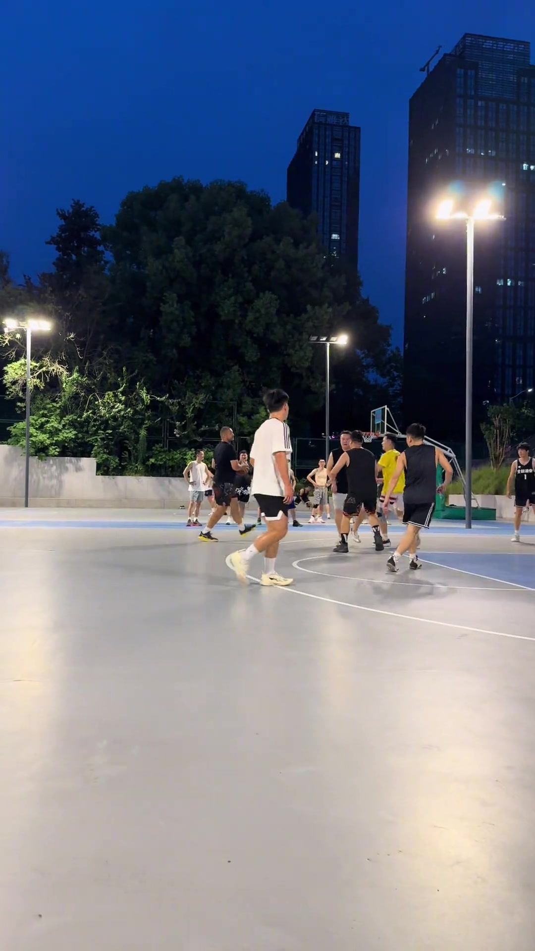 西热力江野球场单打失败被指太慢随即在评论区破防