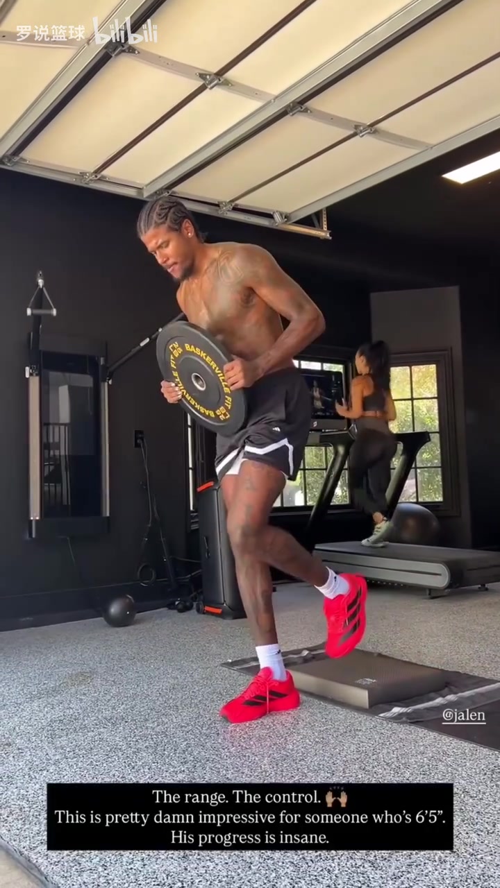 有点壮了杰伦-格林休赛期持续苦练中新赛季能在太阳爆发吗