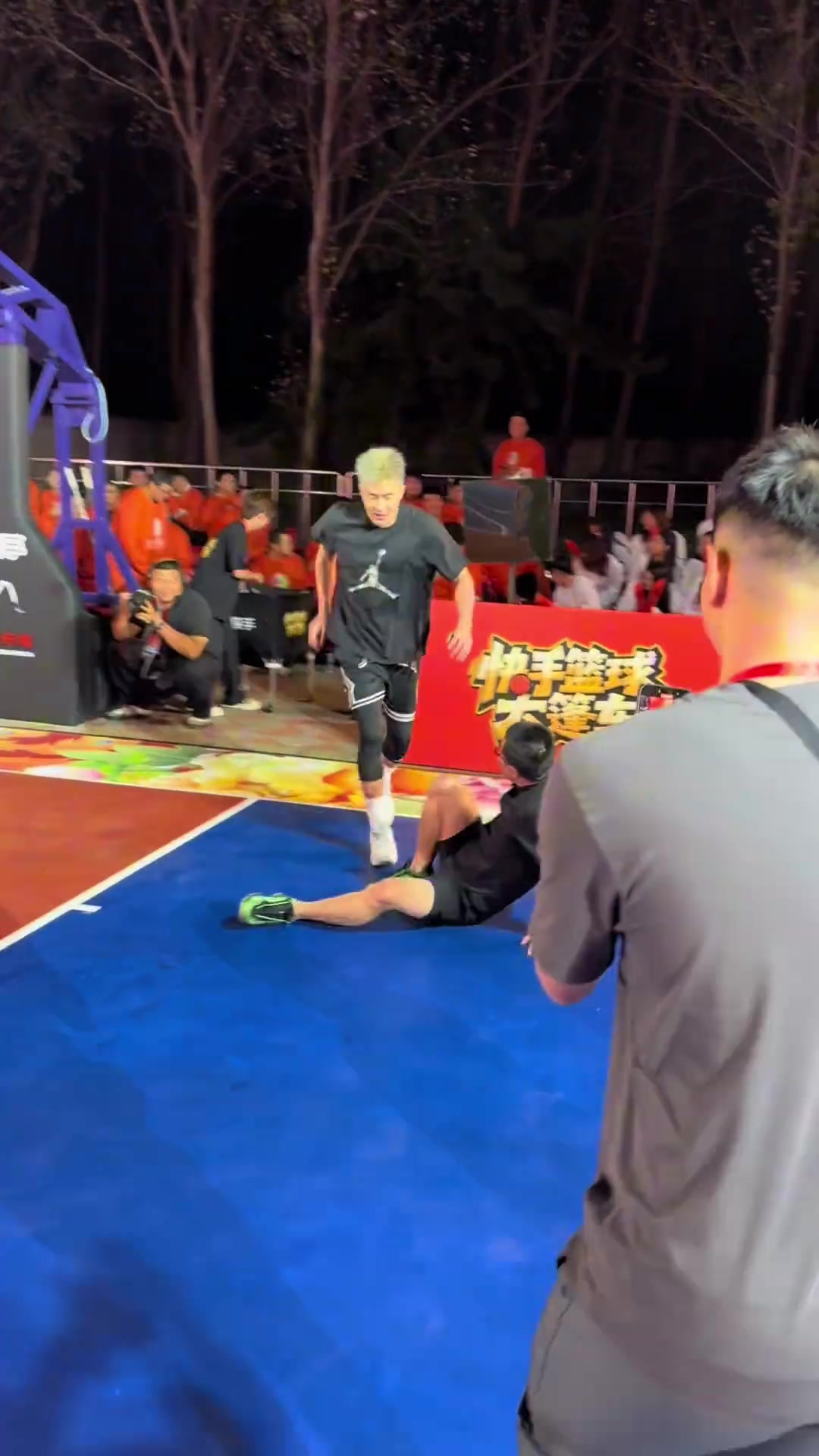 郭艾伦晒打球羞辱徐静雨视频啥玩意 纯软人儿