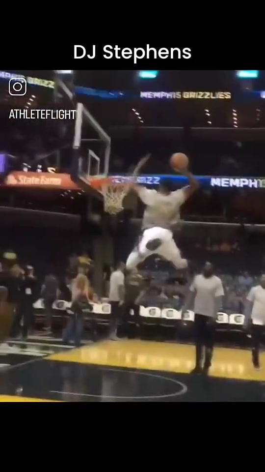 卧槽这弹跳非人类吧牛顿看了都要怀疑人生