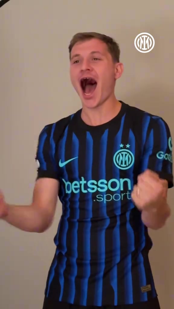 收拾心情再出发蓝黑众将拍摄世俱杯定妆照