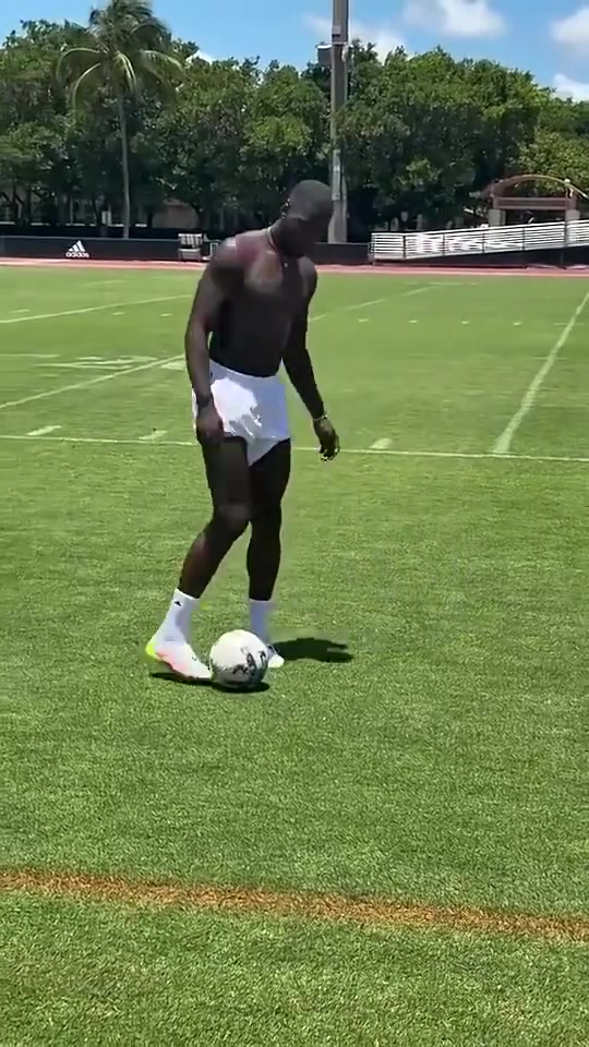 这状态如何博格巴社媒晒视频展示花式颠球