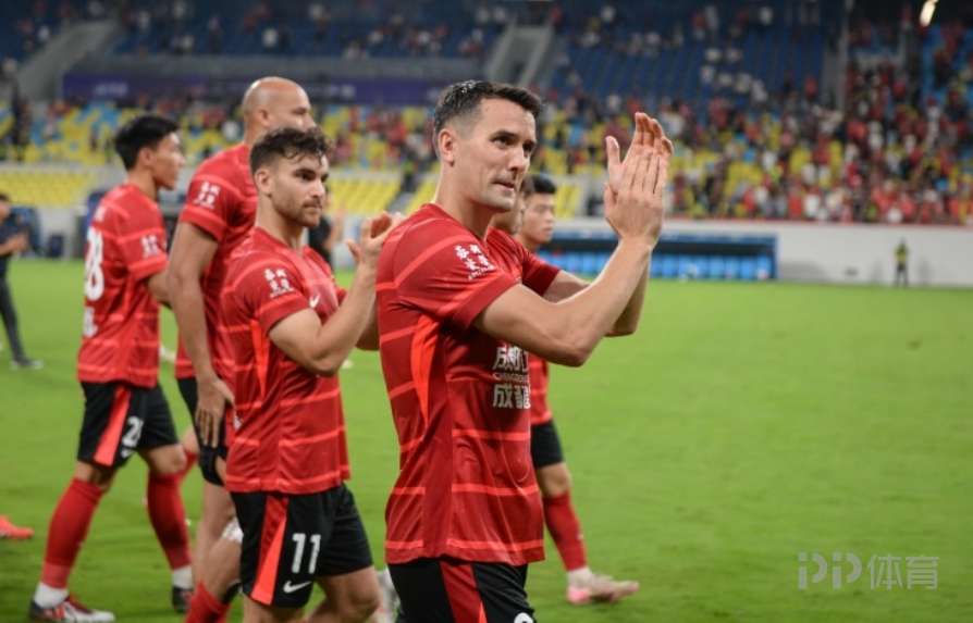 媒体人:海港和安永佳还没签 海港首选估计还是周定洋