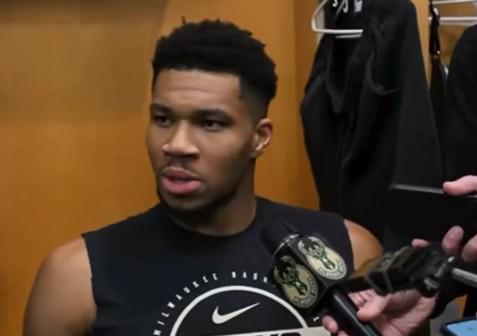 字母哥：我在这里，再问我离队的问题就是对我和队友的不尊重