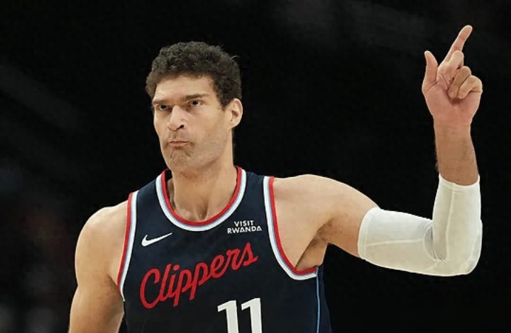 快船逆转开拓者！哈登+伦纳德+洛佩斯轰93分，科林斯上场就送！