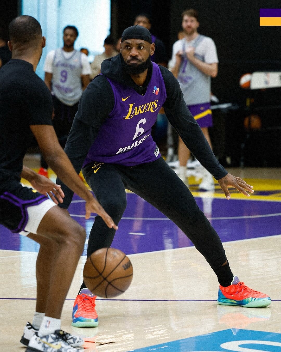 倒数第1+倒数第1！湖人对东契奇的纵容，让他攻防两端全面崩溃