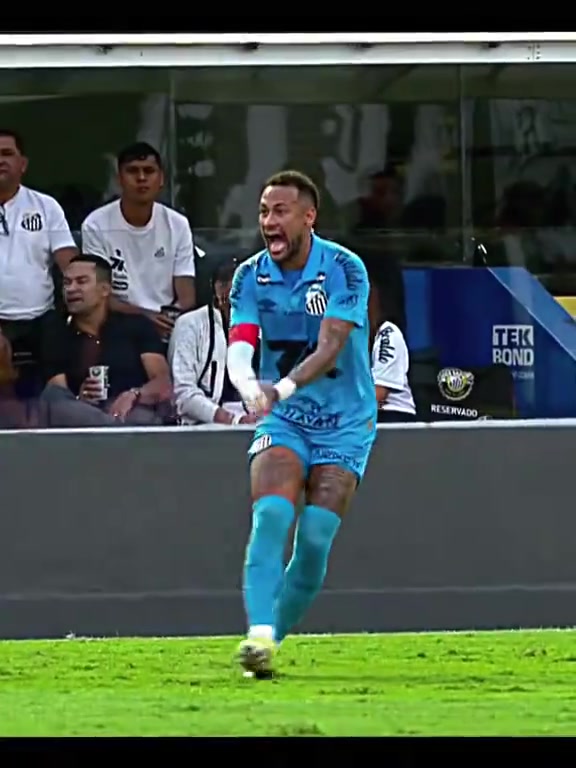 内马尔暴怒队友传远端也不给内马尔