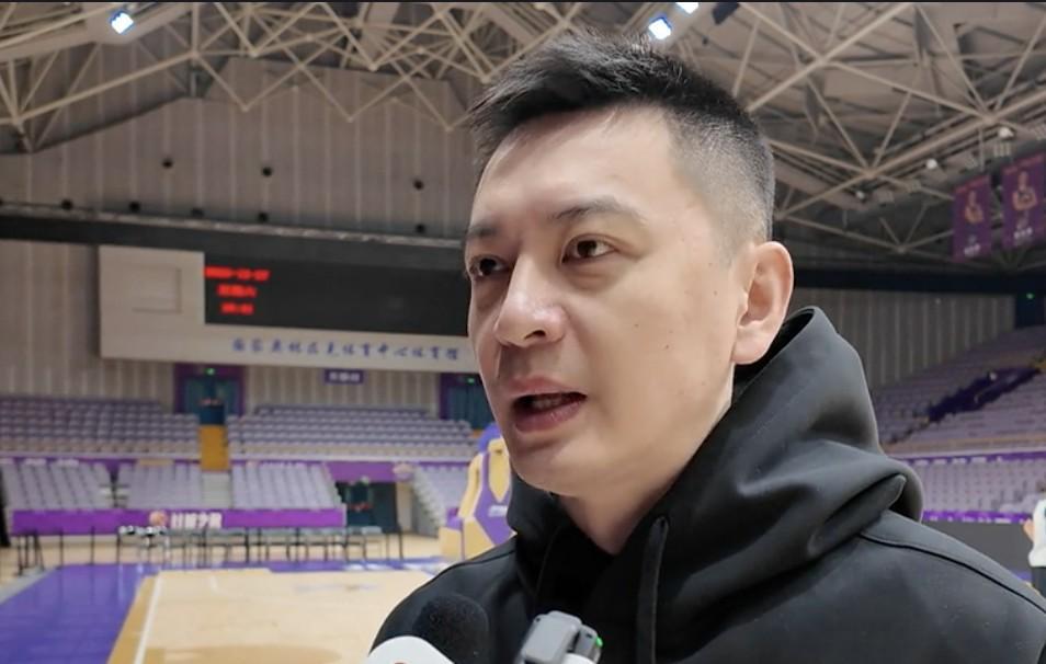 杨鸣：连续客场要尽量避免伤病，赵继伟还在积极康复归期未定